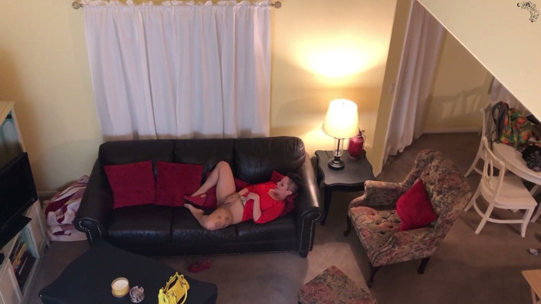 Nikki's Fetishes: La matrigna sorpresa a masturbarsi (sesso virtuale)