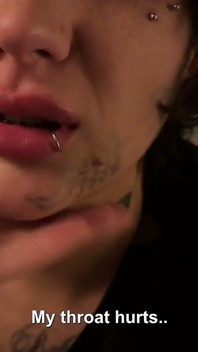 POV, ma demi-sœur sexy t’a surpris en train de te branler et s’est fait baiser tout de suite