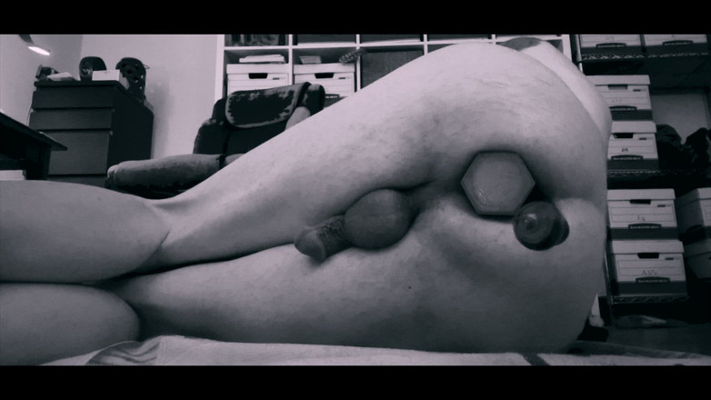 Sasha James: 3 игрушки 1 дырка