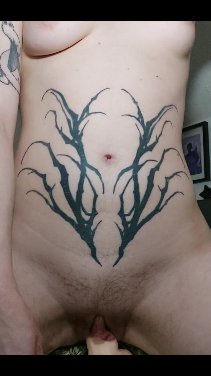 CherryOrchid: Mi juguete no es suficiente para mi coño codicioso