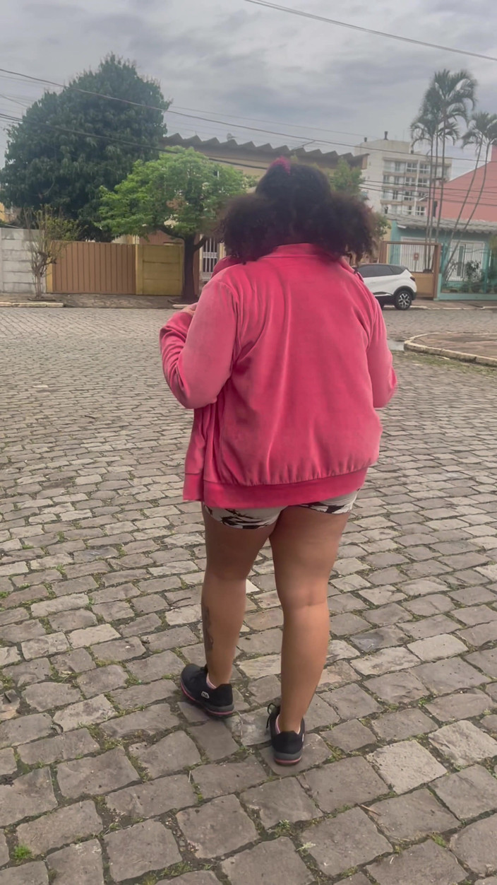 Cutiepiie Chubby: Grandota caminando dentro mientras gassa y no puede dejar de...