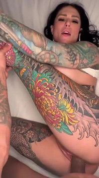 Bianca Bailee podvádí bf se sousedem s velkým černým pérem po boji