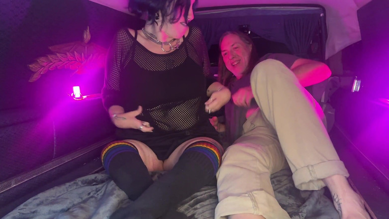 Cliff Media: Pár šuká dozadu sluchu - Cliff Media Productions