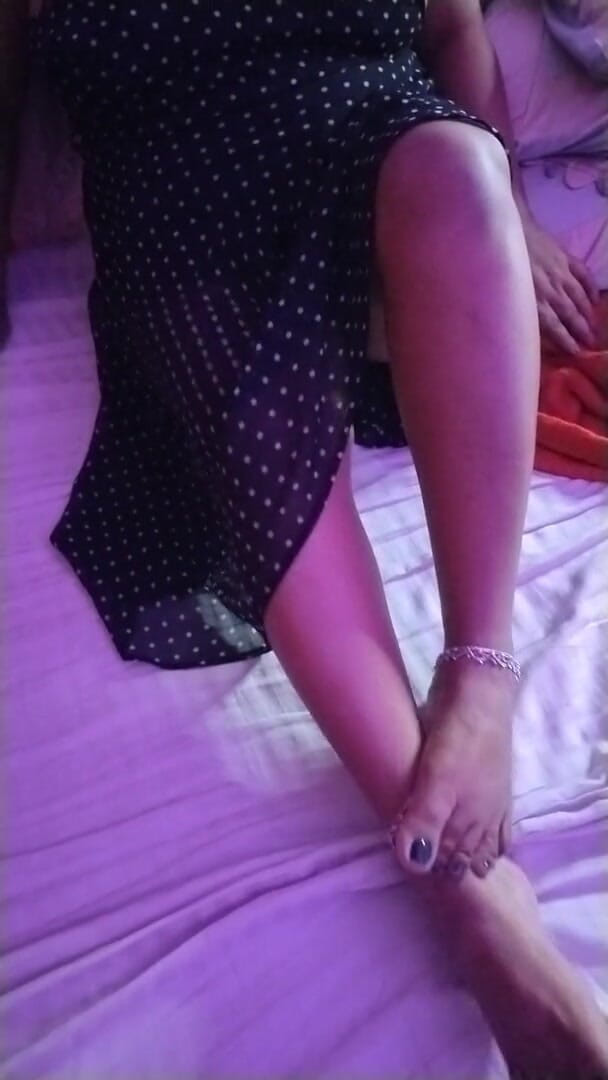 HotGirl21: สาวเดสีร้อนโชว์หุ่นกับผ้าสีดำ