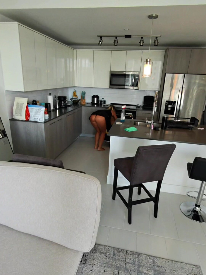 Chokobanana: Era sia scopare la donna delle pulizie o la mia...