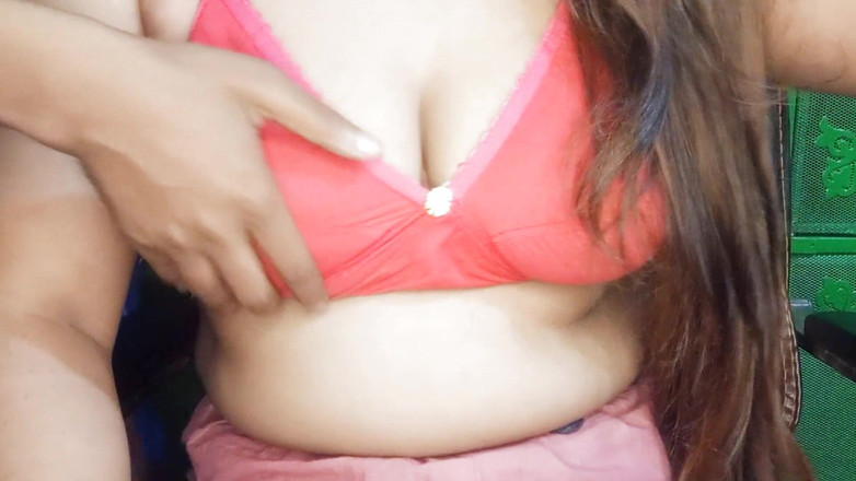 Dhaka studio: Meine Nippel sind so groß wie Felsen, du kannst sie...