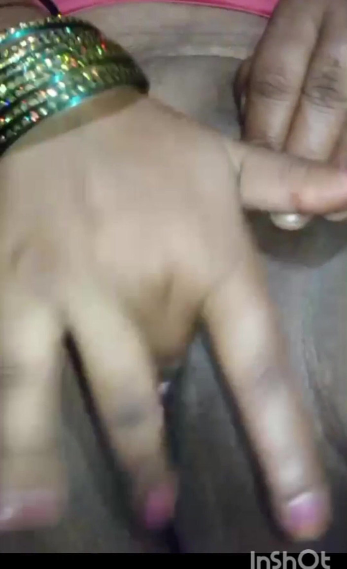 Savita sex video: Indian Bhabhi Fingaring Mustarbusan