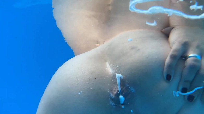 FoxyandTed: It must be underwater love, ass creampie