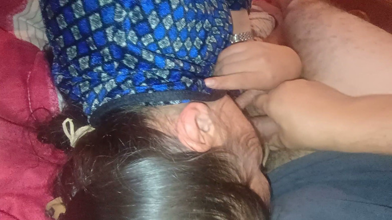 Ionut899: Využívám toho, že je unavená a já ji kouřím, šukám a pustím...