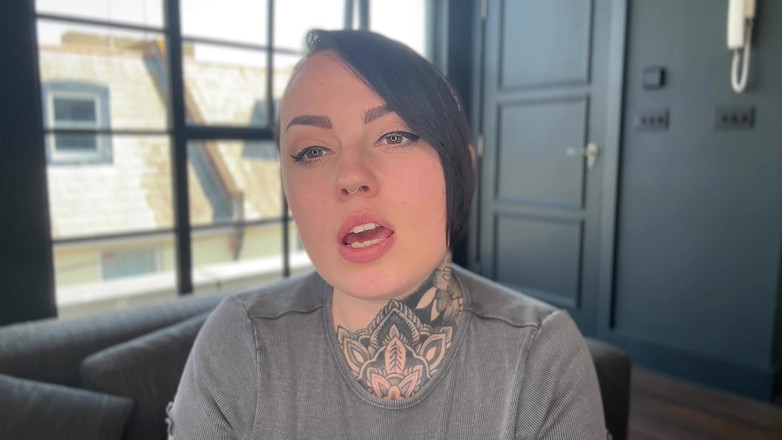 Miss Valentina: Acepta tu lugar beta