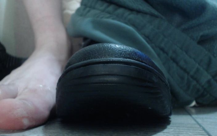 Hunky time: Hot Male. Foot Fetish and Cum with Spitting