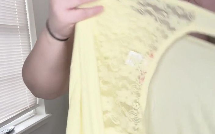KinkyKatie: ¡Oír que me llamas princesa me pone tan mojado!