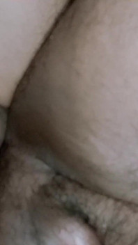 내 가장 친한 친구가 내 큰 엉덩이를 따먹어. 내 친구는 큰 패닉과 너무 뜨겁다.