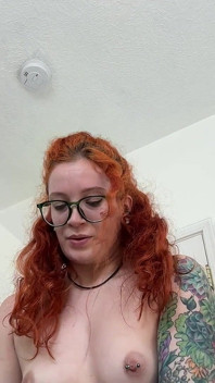 Sexo furtivo con la amiga Futa de la madrastra: chupada de culo y tomando tu virginidad anal
