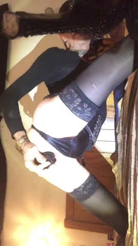 Kina ama il suo dildo nero