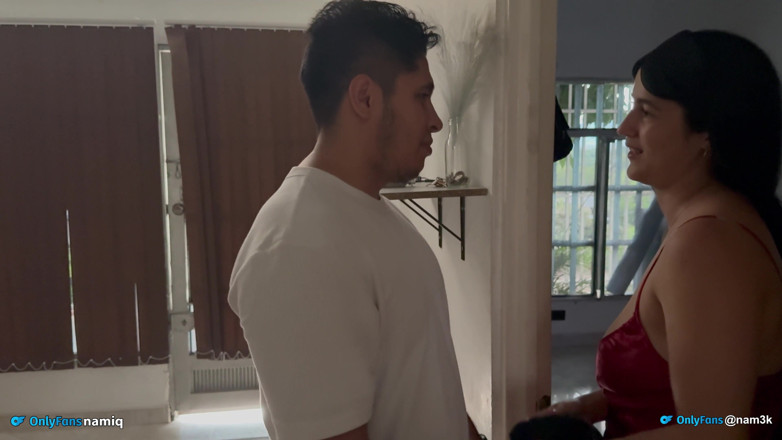 NamiQsein: Dia memberi saya penginapan dan saya bangun di tengah malam...