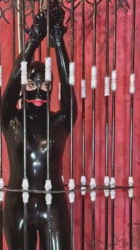 Składanie w lochach, pełne wideo - Alex Latex