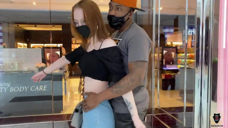 Rome Major: Rome Major Finds 2 Hot Sluts At Local Mall!!