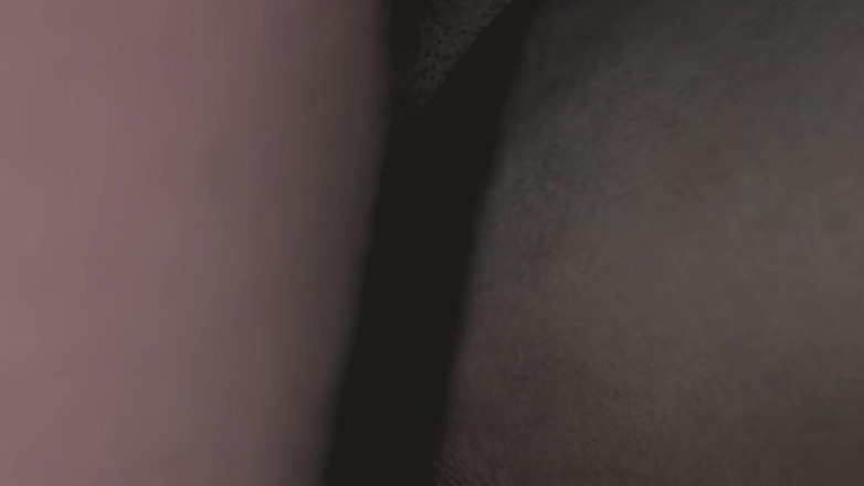 DesiBurChudai: Cumnata și cumnata se fut după ce soțul iese