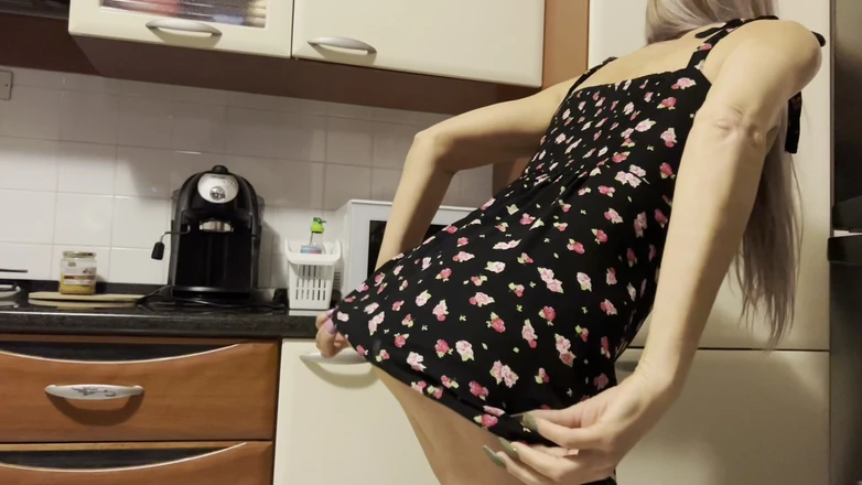 Nofaceblonde: Fucked Stepmom in the Kitchen and Cummed in Her