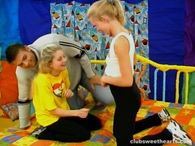 SkinnySweetHearts: Debbie i Rowena w gorącym trójkącie