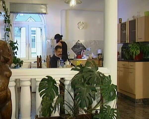 Porno Cloud: 肛交过量的熟女。