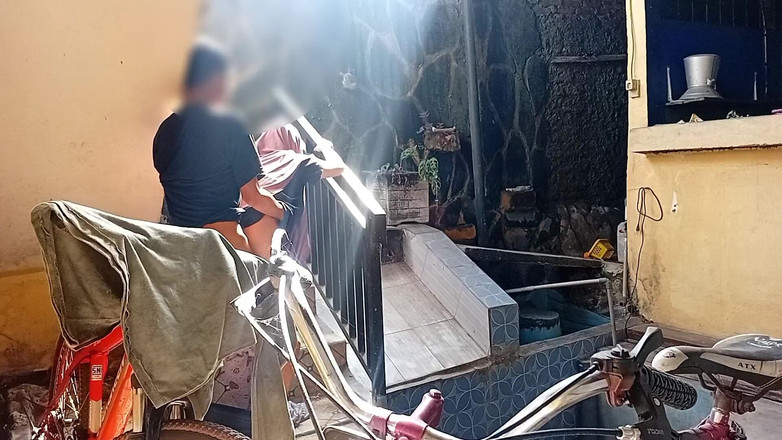 Famly sex: 義理のいとこはとても興奮していた