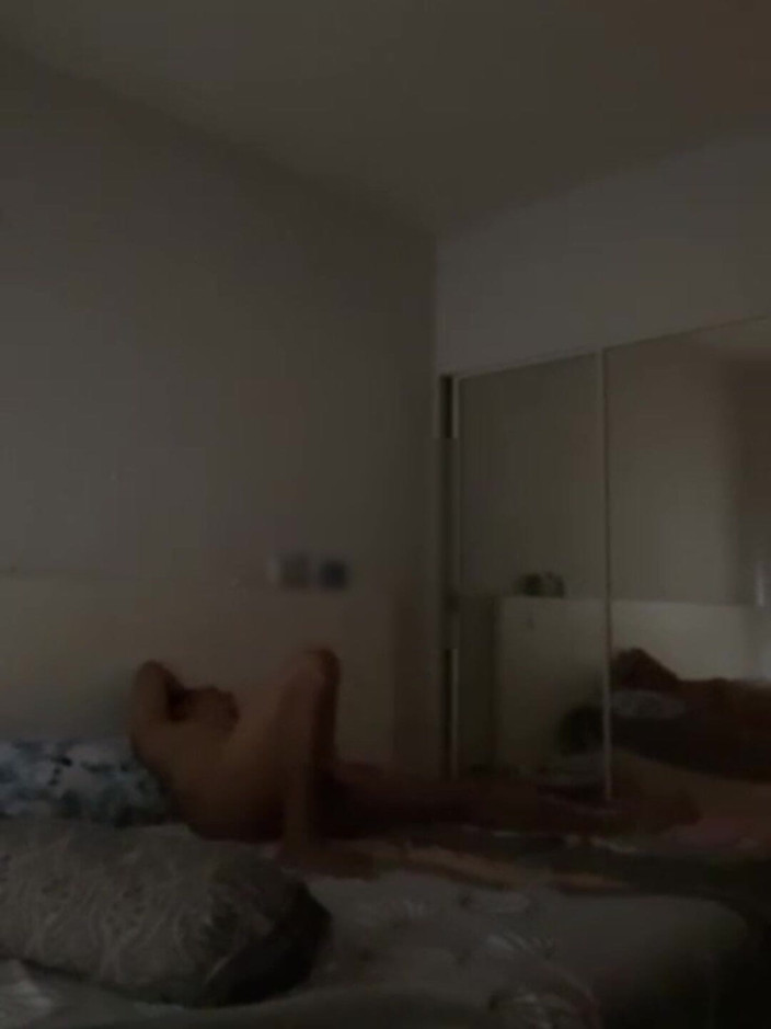 Cum: Het gekreun van een hetero dat in mijn kont klaarkomt.