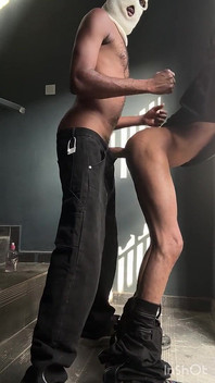 Açık havada sikişirken yakalandı