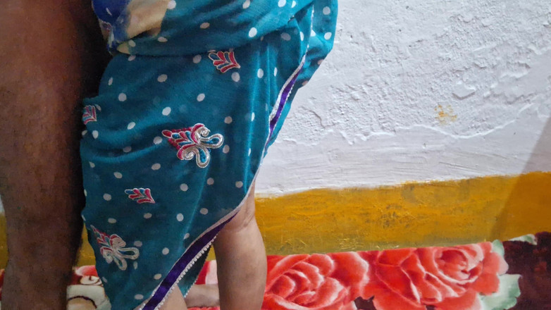 Busty Banuu: Awek pembantu rumah bertetek besar berkongkek