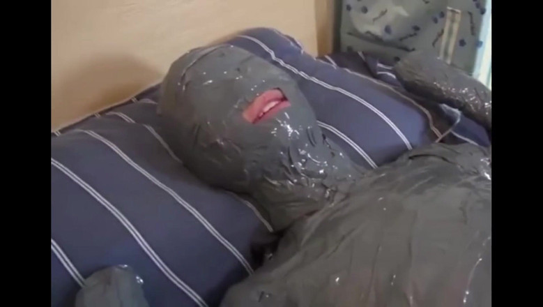 OrangeXXOO: Cinta adhesiva apretado y enlace