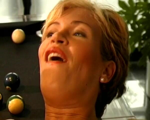 German's Lesbian: Alemana lesbiana milf tiene dos consoladores en su apretado coño