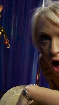 MILF เงี่ยนยั่วยวน Paige Fox สาวหน้าหีบานหัวนมเล็ก ผมบลอนด์ขาว เงยขาให้หีถูกยืดขยายสุดๆ