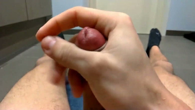 qaz11: Handjob vor kamera-354