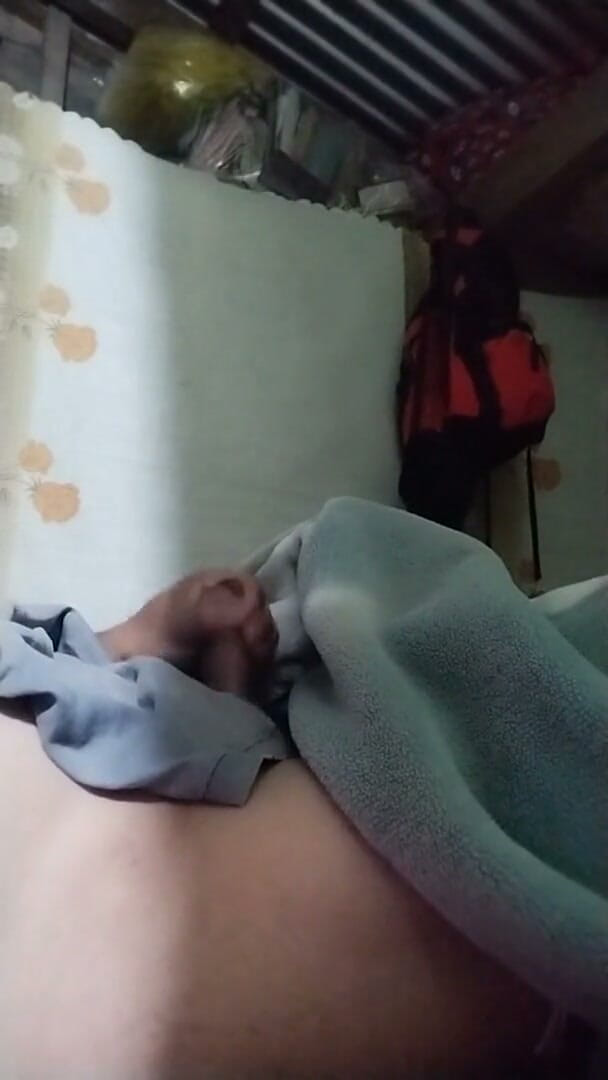 Talahib23: È bello masturbarsi alle 2 del mattino