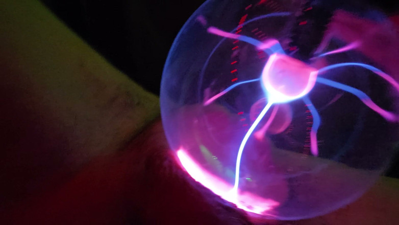 Onwdomu3: Macro and Electric Ball on My Dick