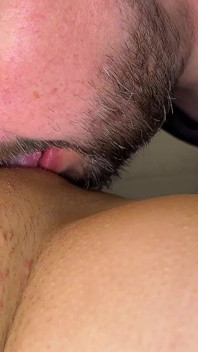 Řekla jsem mu, aby mi snědl kundičku a aby mě stříkal