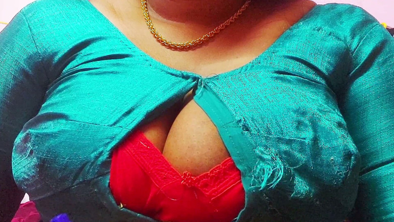 Desi Mohini: Profesoară fată sexy excitată vs director în scenă de sex în cameră