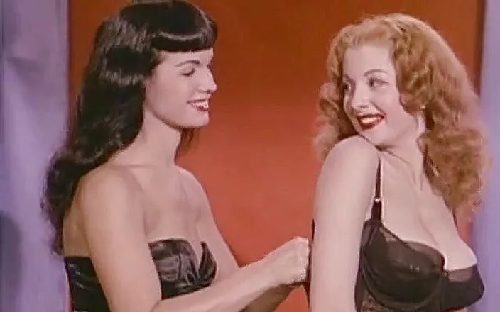 Vintage Usa: Compilation. Erotic dance and catfight of a vintage sexy milf (No...