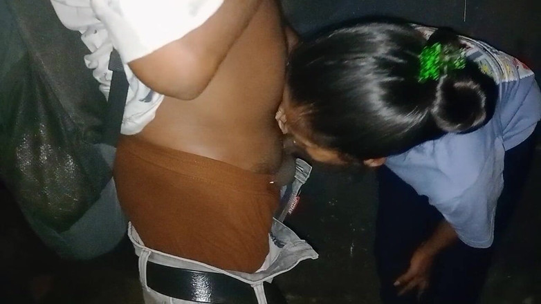 NikiRathod: Futai cu degetele, sărutare în spatele camionului cu Divya - seria de...