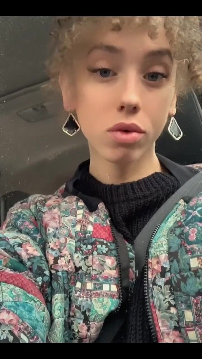 Tia Tizzianni Productions: Geschäftslässige lily demure