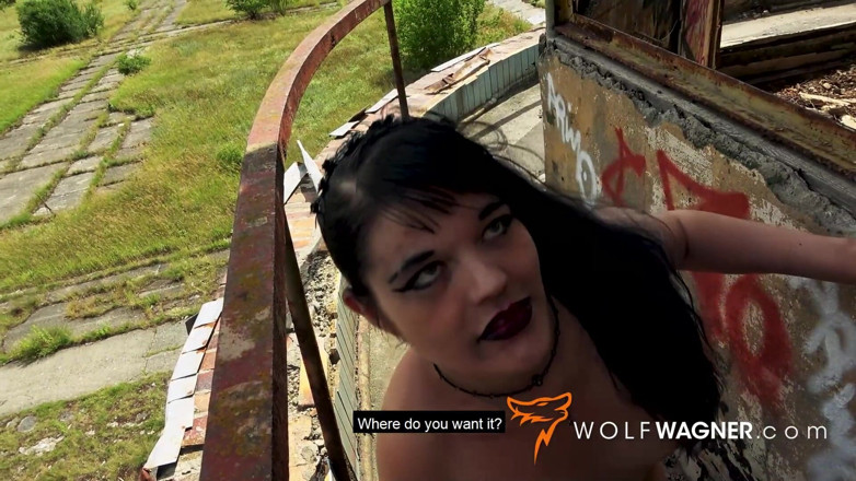 Wolf Wagner Com: jarman Emo Doreen ne barlin men baahar hot chudaee ka...