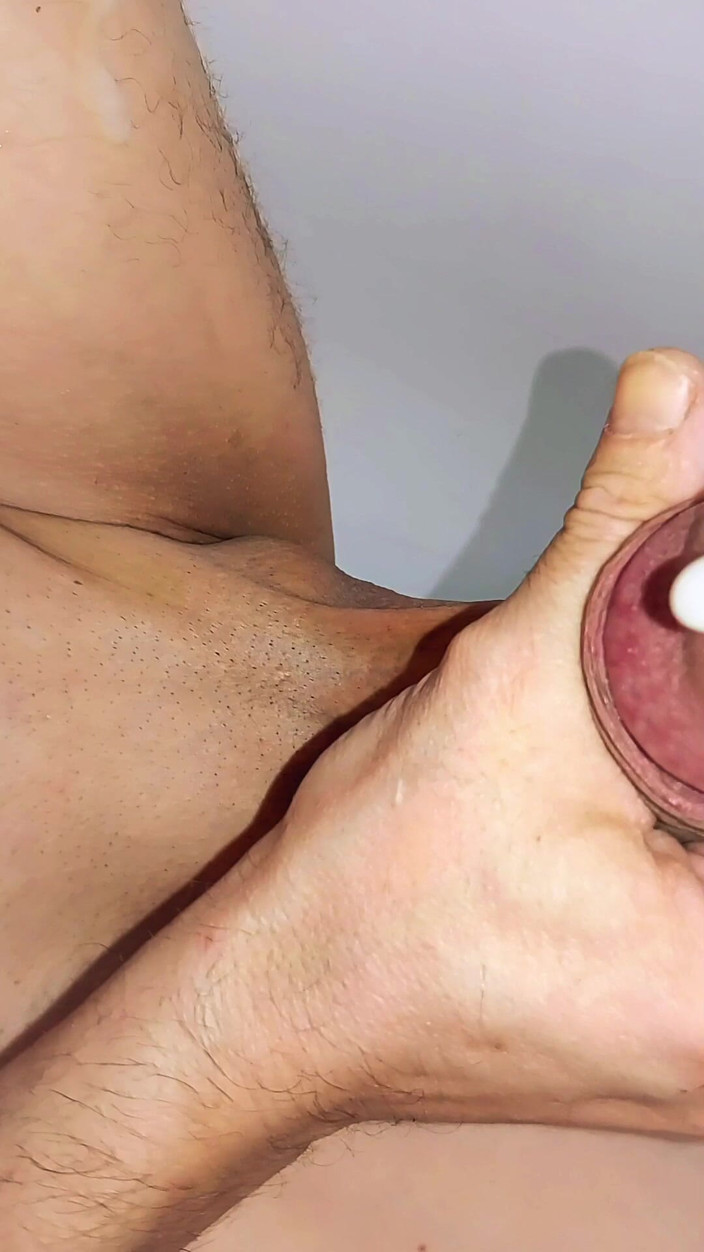 Titi19: Masturbation and Mature Cumshot