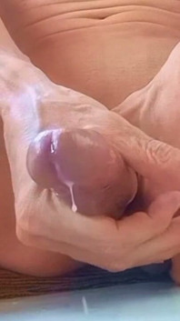 Abra a Boca E Receba Esse Deramameno De Esperma Docinho E Suculento Desse Pau Precioso.