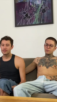 Harryjen homopaar kijkt naar homoporno en ruige neukpartij