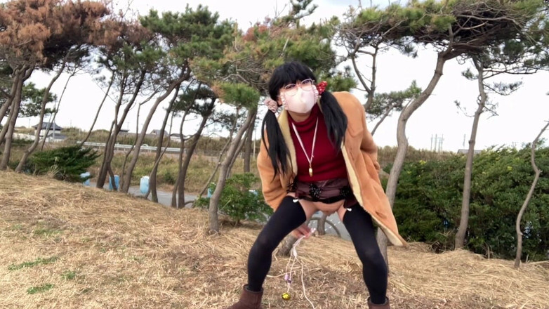 megu2002: Samotreningowy numer 68 Tulenie się na publicznej plaży