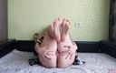 Meri Mouse: Ik wil sperma op mijn voeten