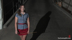 The Training of O by Kink: El entrenamiento del día uno de Savannah West