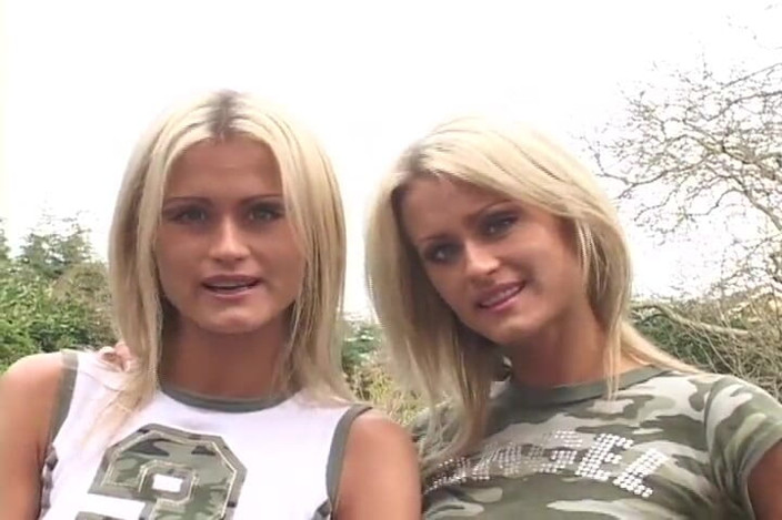 Perv Milfs n Teens: มิช่าและซาช่าจากลอนดอน ร่วมแสดงโดย โทนี่ เจมส์ - Perv Milfs n Teens