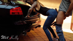 Wet Kelly: Blue Jeans kering panas membonggol dan pancutan mani pada seluar...